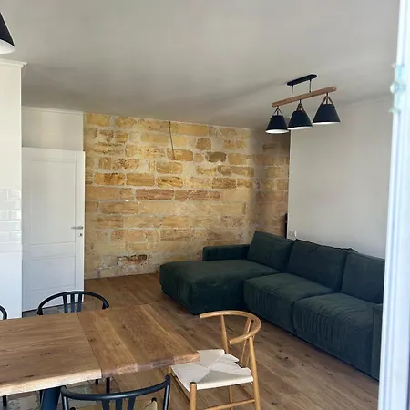 Apartment Amazing With Balcony, Right In The Center!